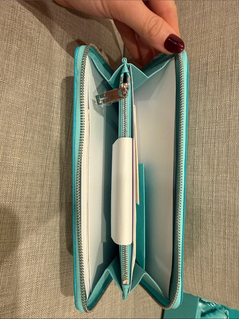Rare Brand New Tiffany & Co. Signature Blue Leather Zip Wallet - Picture 4 of 7